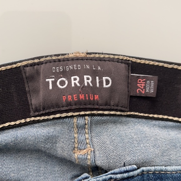 Torrid Medium Wash Sky High Skinny Jeans (24R) - Picture 4 of 4